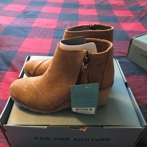 TOMS Avery Toffee Microfiber Wedge Bootie Size 8.5